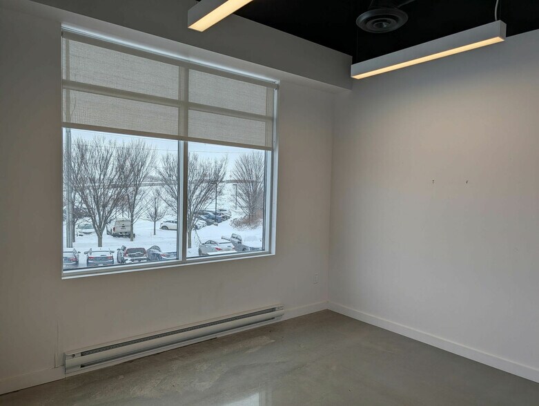 More Photos Of 4100-4120 Strandherd Dr, Ottawa Storefront Retail Office For Lease