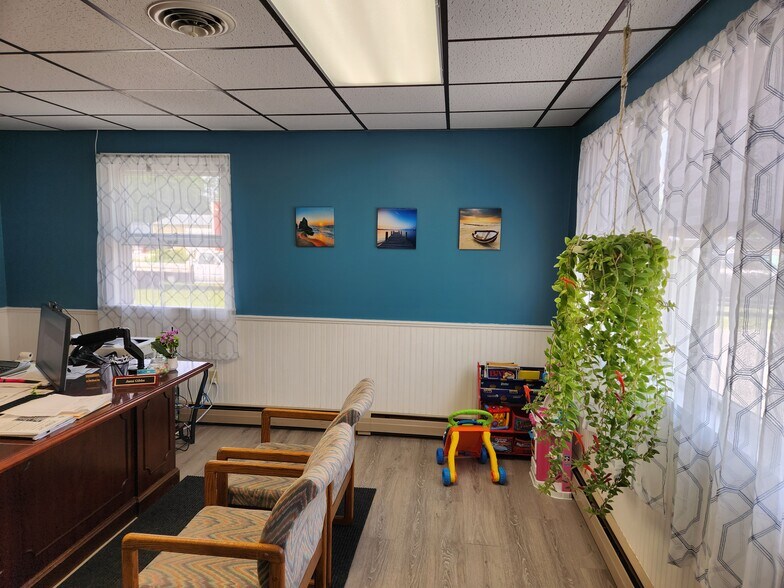 More Photos Of 53 -55 Rte 30 N, Castleton Flex For Sale