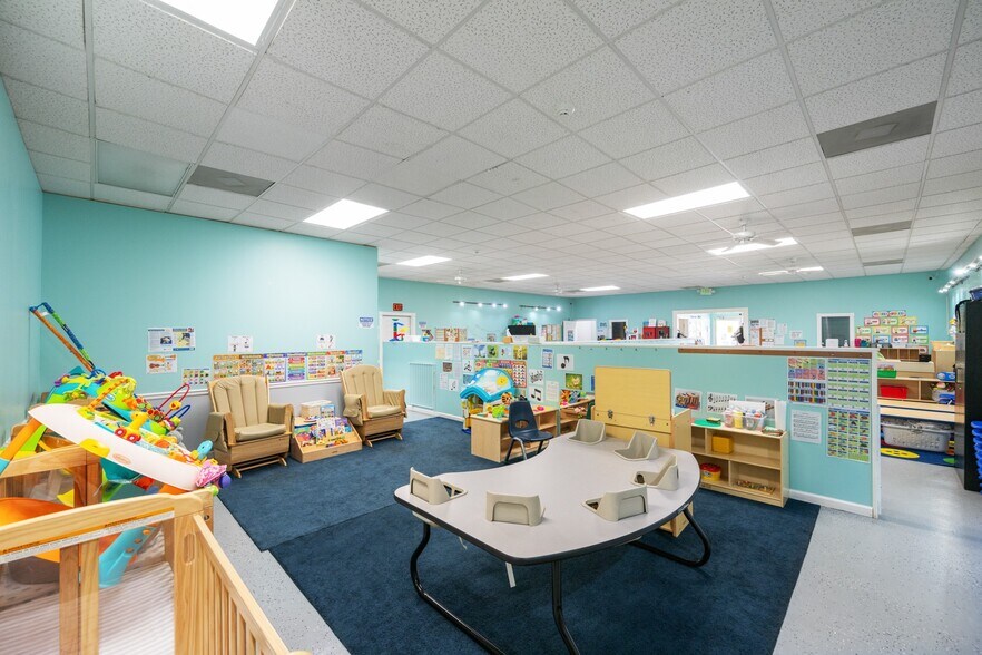 More Photos Of 10366 Highway 100, Scotts Hill Flex For Sale