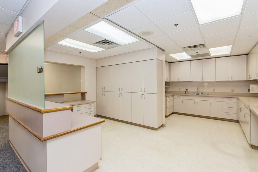 More Photos Of 520 10th Ave, Coralville Medical For Sale