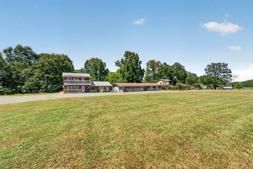 More Photos Of 505 Bub Hayner Rd, Karnack Apartments For Sale