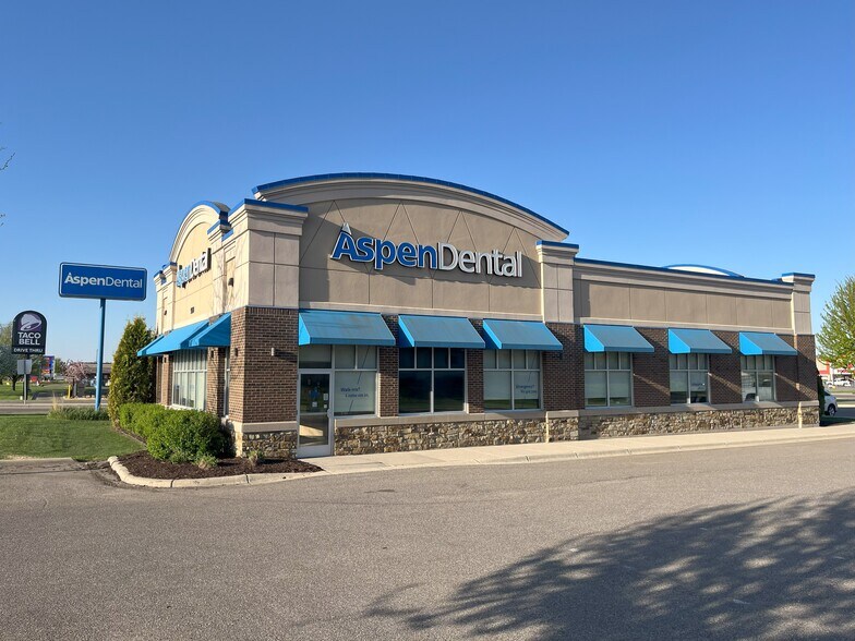 More Photos Of 964 Highway 15 S, Hutchinson Freestanding For Sale