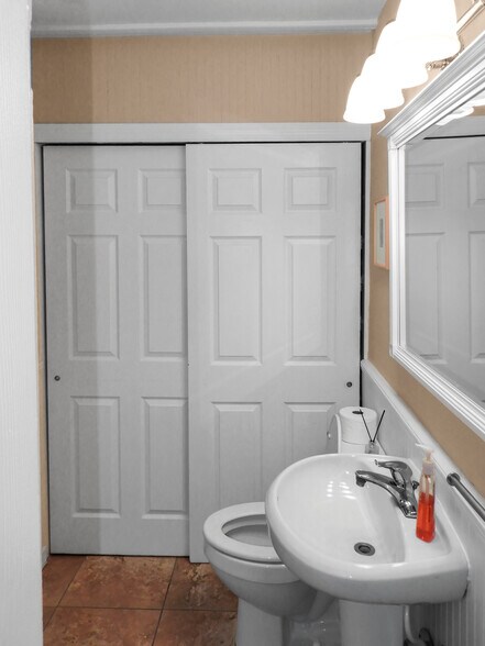 More Photos Of 1331 S Harbor City Blvd, Melbourne Office Residential For Lease