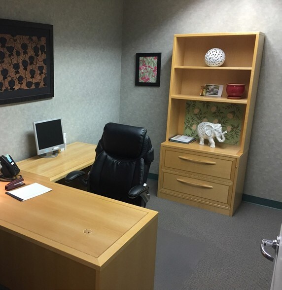 More Photos Of 6310 San Vicente Blvd, Los Angeles Office For Lease