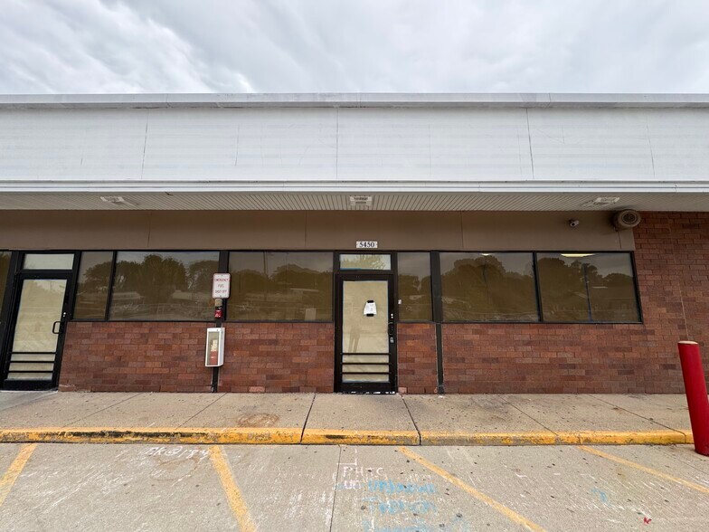 More Photos Of 5450 Monona Dr, Madison Service Station For Sale