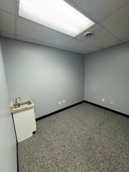 More Photos Of 1724-1742 E Ridge Rd, Rochester Medical For Sale