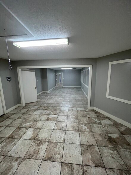 More Photos Of 10100 Hicks Field Rd, Fort Worth Warehouse For Sale