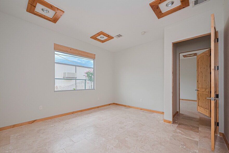 More Photos Of 25329 Budde Rd, The Woodlands Medical For Sale