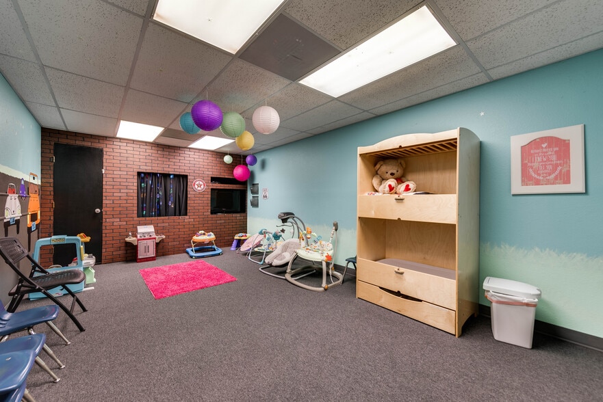 More Photos Of 1001 Austin St, Midland Religious Facility For Sale