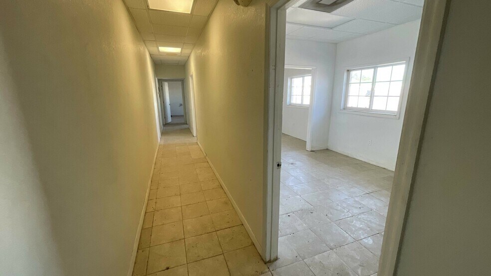 More Photos Of 1803 Salem Rd, Lakeland Medical For Sale