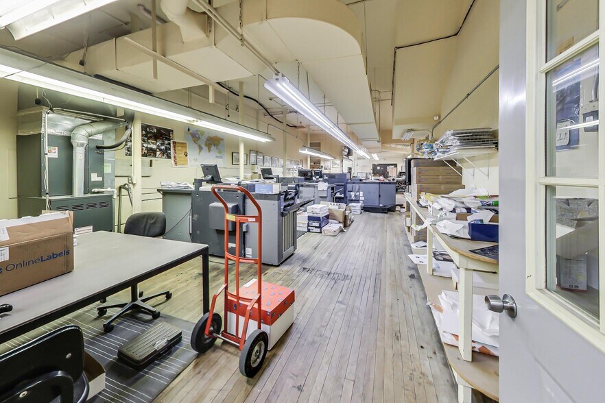More Photos Of 5746 N Western Ave, Chicago Warehouse For Sale