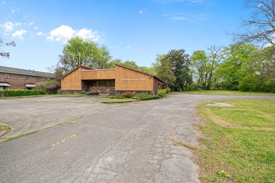 More Photos Of 812 S Main St, Cedartown Rehabilitation Center For Sale