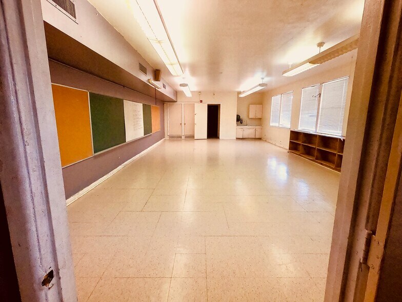 More Photos Of 5703 Blanco Rd, San Antonio Schools For Sale