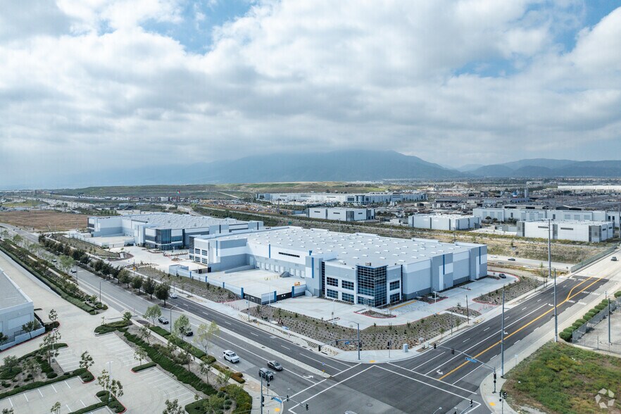 More Photos Of 1910 Renaissance Pky, Rialto Warehouse For Sale