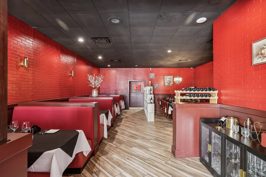 More Photos Of 801 W Montrose St, Clermont Restaurant For Sale