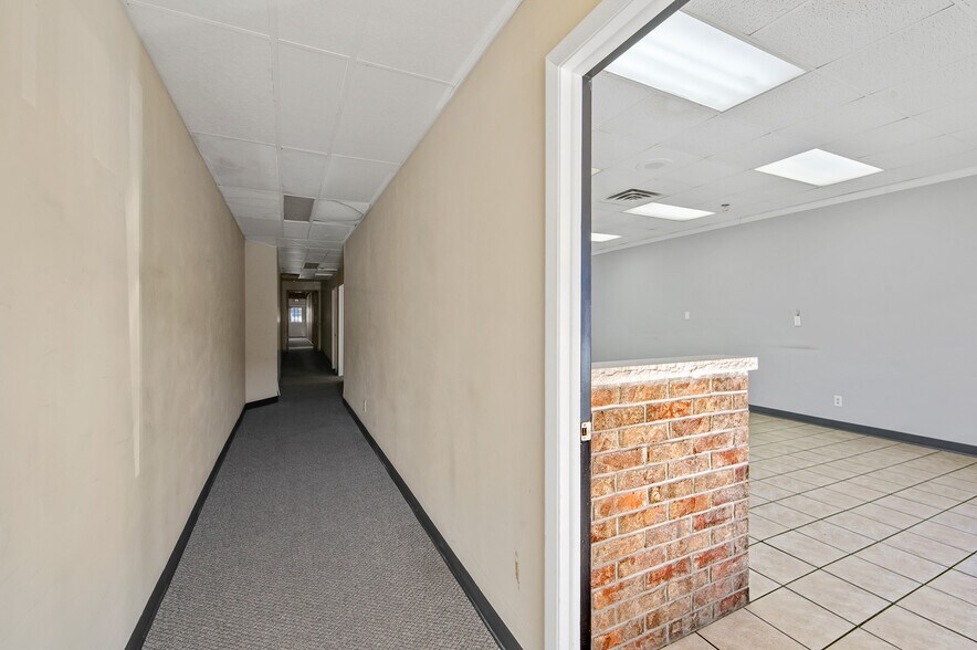 More Photos Of 321 Main Ave, De Pere Storefront Retail Office For Sale