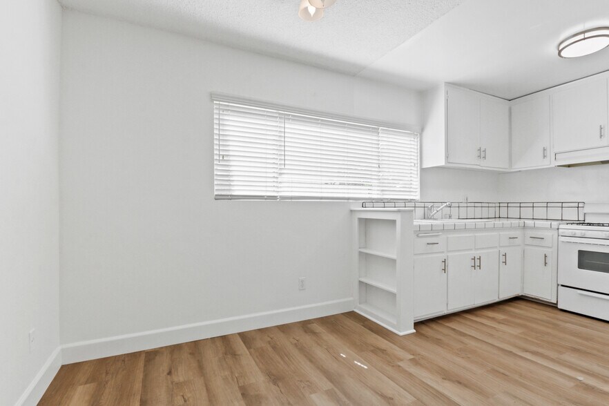 More Photos Of 3625 Mentone Ave, Los Angeles Apartments For Sale