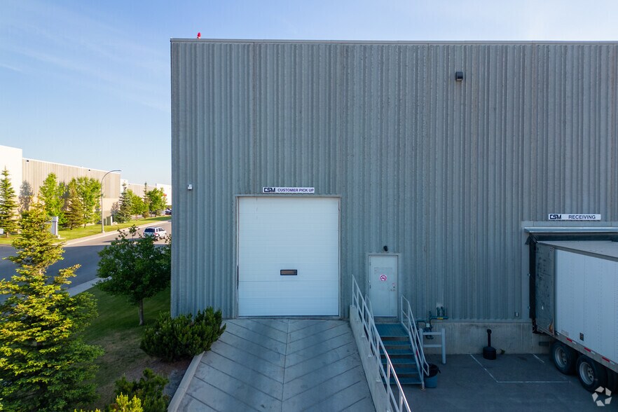 More Photos Of 10720 25th St NE, Calgary Warehouse For Lease
