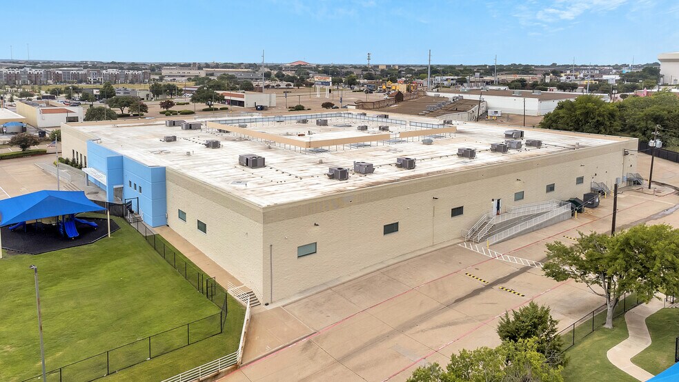 More Photos Of 6900 S. Westmoreland Rd,, Dallas Specialty For Sale