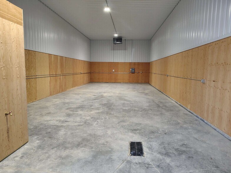 More Photos Of 423 Centennial Pl, Dell Rapids Service For Lease