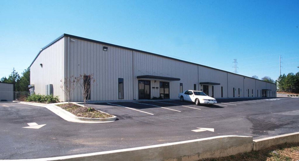 More Photos Of 450 S Cemetery St, Norcross Warehouse For Sale