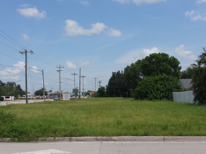 More Photos Of 1601 NE 6th Ter, Cape Coral Land For Sale