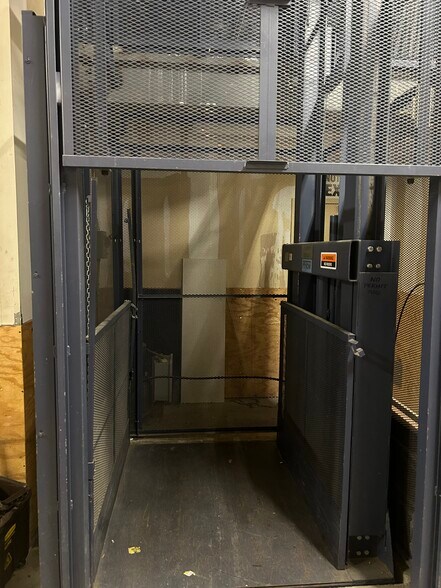 More Photos Of 105 Milton Rd, Rochester Freestanding For Sale