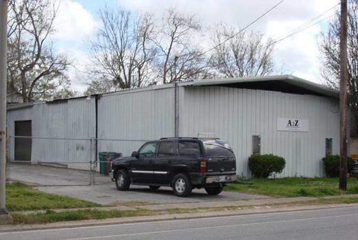 Primary Photo Of 704 Miller Ave, Westlake Warehouse For Lease