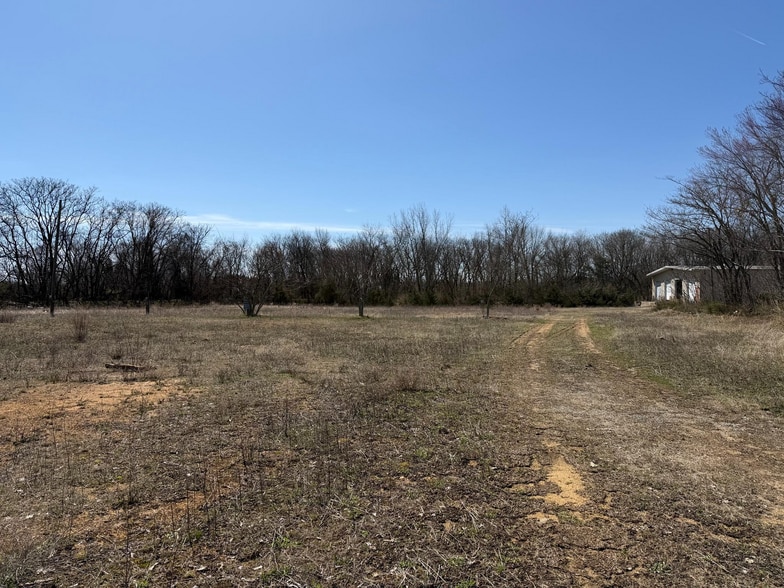 More Photos Of 385 Wheat Rd, Vineland Flex For Sale