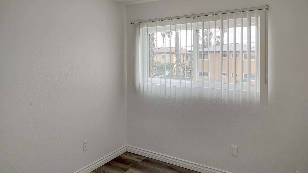 More Photos Of 1718 Crofton Ln, Escondido Multifamily For Sale