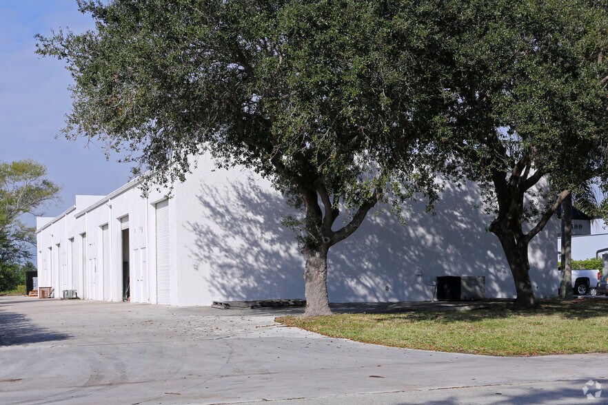More Photos Of 3599 23rd Ave S, Lake Worth Light Distribution For Lease