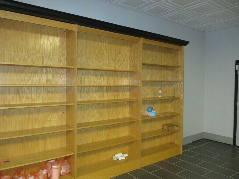 More Photos Of 1400 Walter Reed Rd, Fayetteville Unknown For Lease