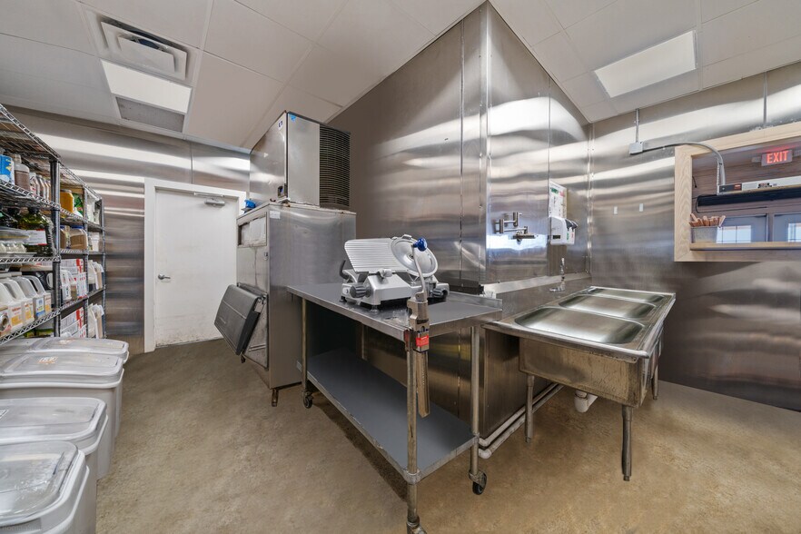 More Photos Of 4236 Laguna Shores Rd, Corpus Christi Restaurant For Sale