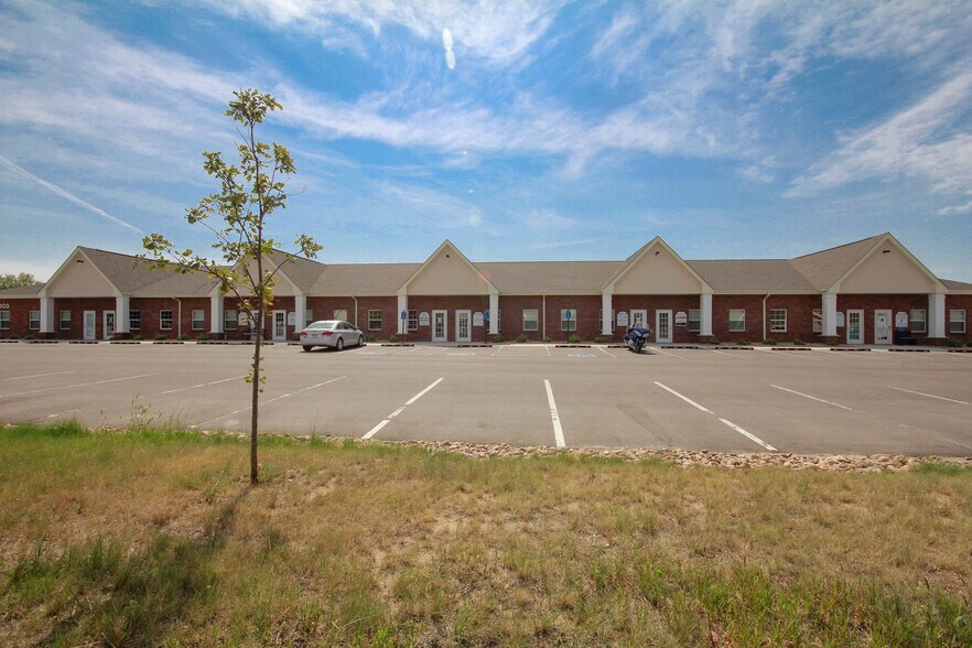 More Photos Of 191-207 Telluride St, Brighton Office For Lease