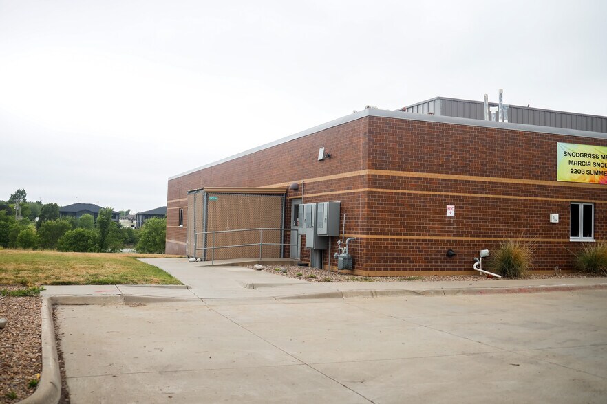 More Photos Of 2203 Summerlon Cir, Dodge City Healthcare For Sale