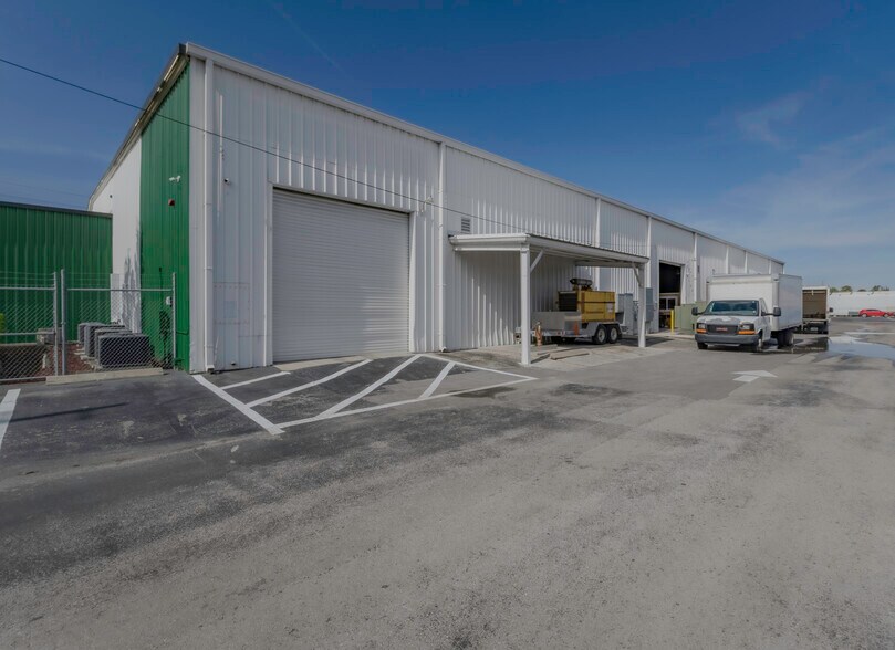 More Photos Of 4677 118th Ave N, Clearwater Manufacturing For Sale