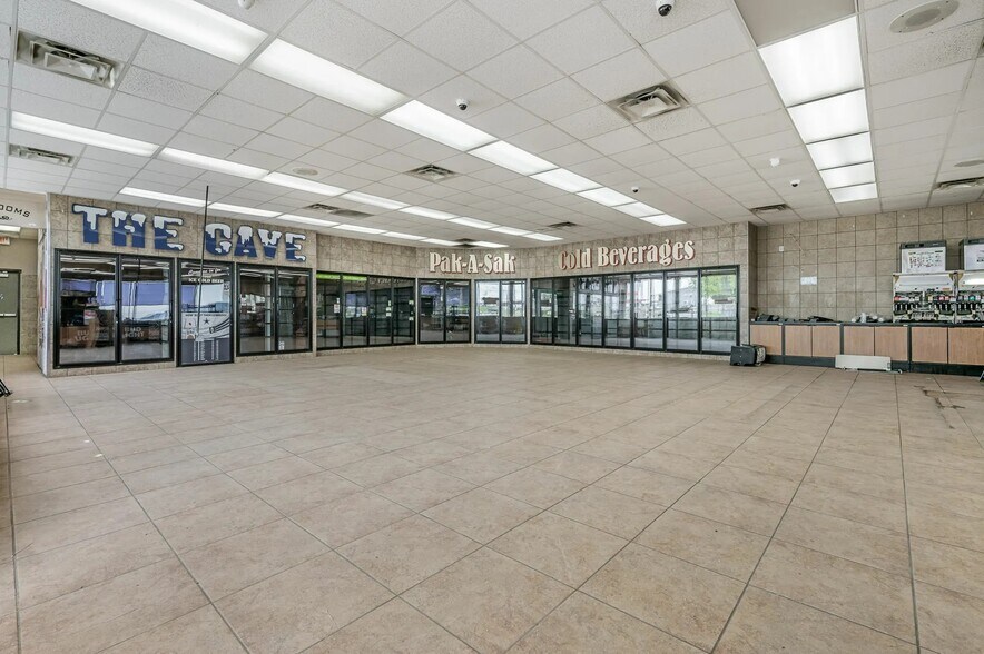 More Photos Of 5815 S Western St, Amarillo Service Station For Sale