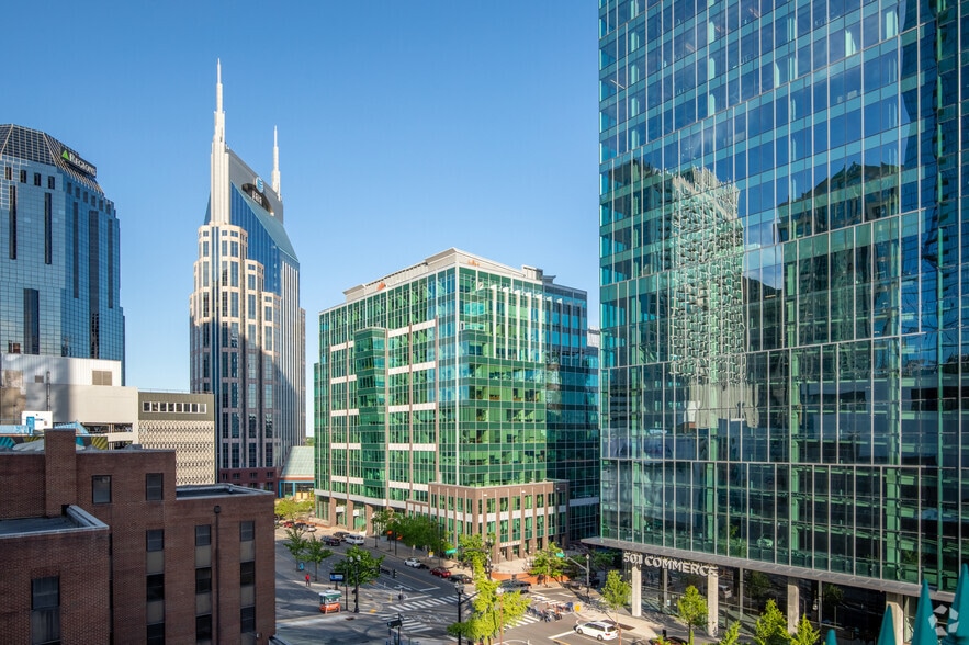 More Photos Of 401 Commerce St, Nashville Office For Sale
