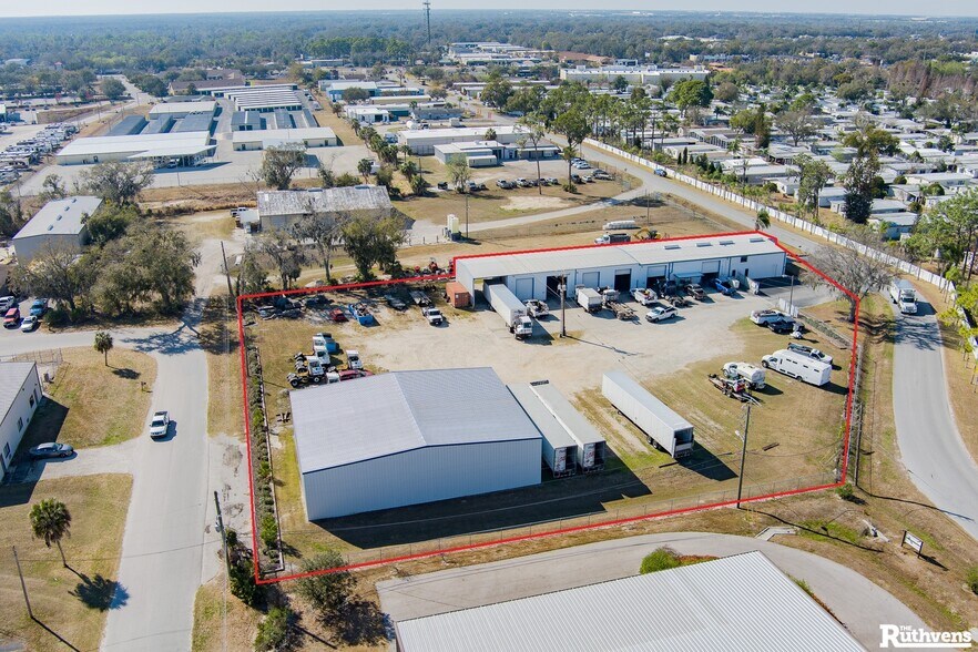 More Photos Of 330 W Brannen Rd, Lakeland Service For Lease