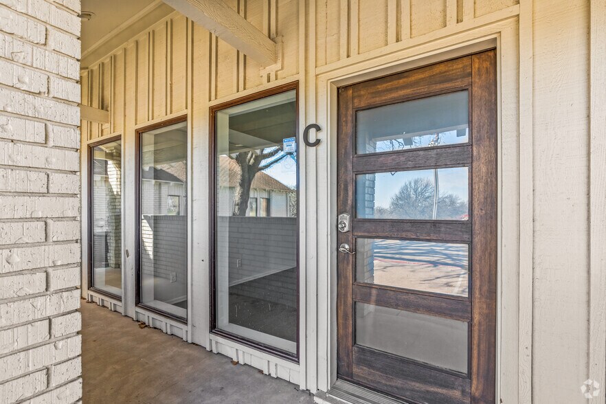 More Photos Of 190 W Highway 114, Southlake Office Residential For Lease