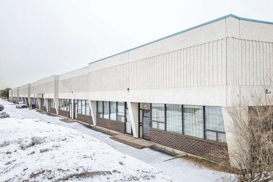 More Photos Of 509-549 Av Lépine, Dorval Warehouse For Lease