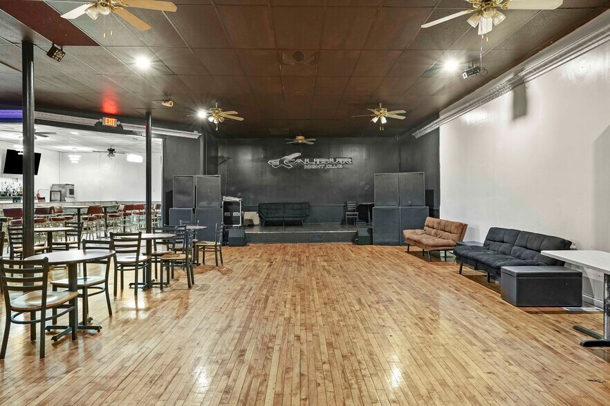 More Photos Of 4620 Tod Ave, East Chicago General Retail For Sale