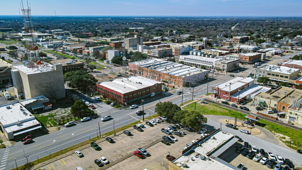 More Photos Of 123 William J Bryan Parkway, Bryan Warehouse For Sale