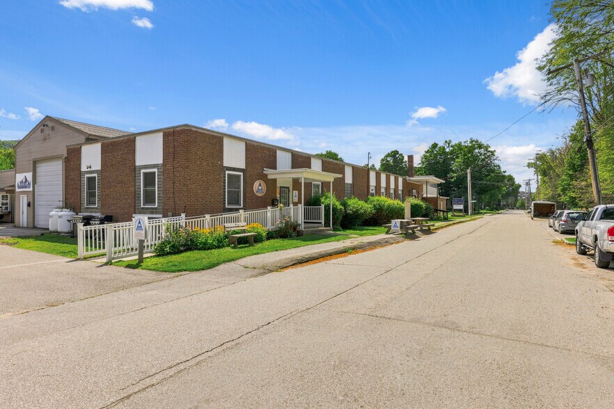 More Photos Of 36 Carpenter Street St, Keene Office For Sale