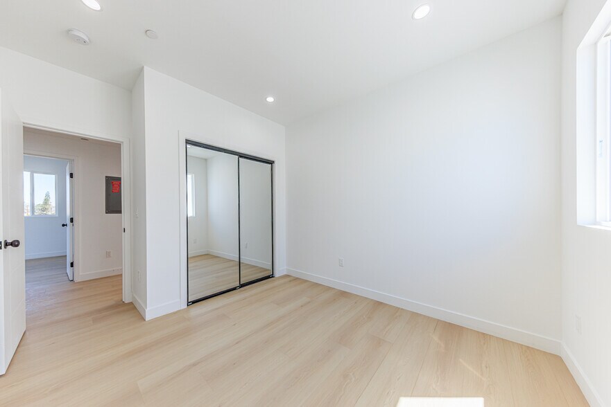 More Photos Of 2847 S Victoria Ave, Los Angeles Multifamily For Sale