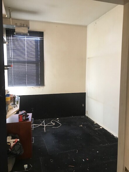 More Photos Of 2568-2570 Hempstead Tpke, East Meadow Storefront Retail Office For Lease