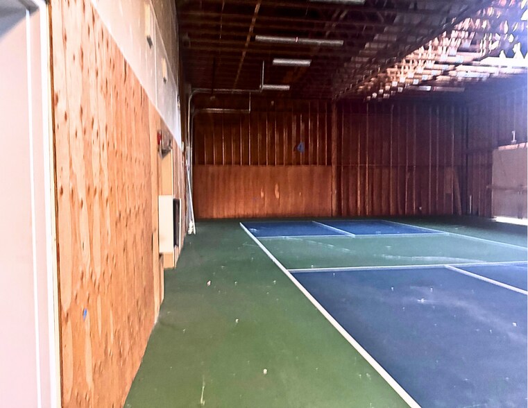 More Photos Of 10505 N Newport Hwy, Spokane Freestanding For Sale