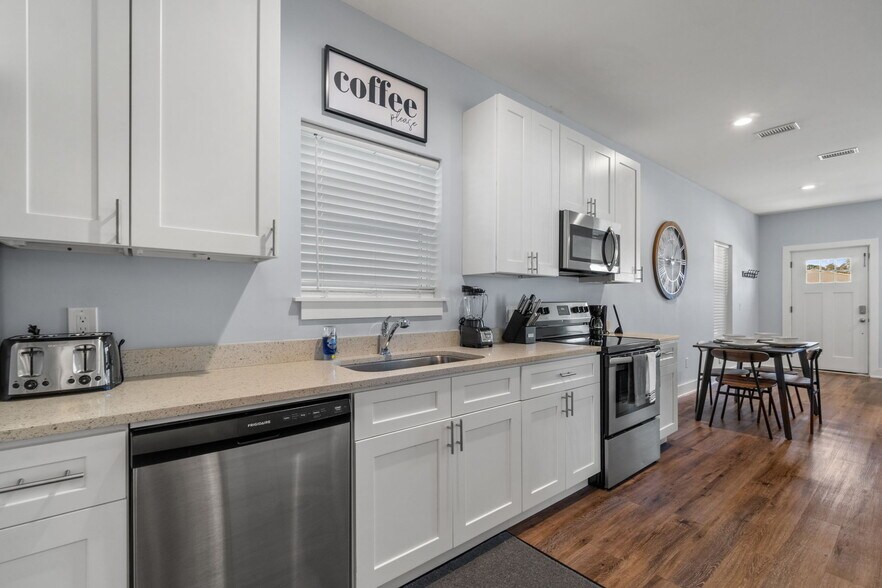 More Photos Of 2906 Sarah Jean Ct, Panama City Manufactured Housing Mobile Home Park For Sale