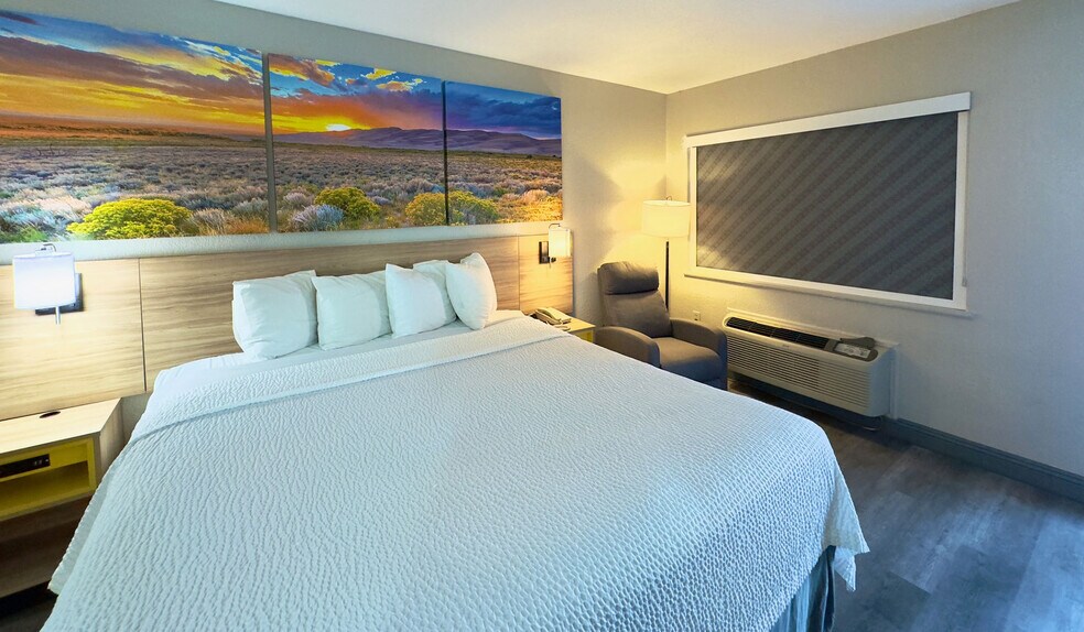 More Photos Of 600 E Broadway St, Van Horn Hotel For Sale