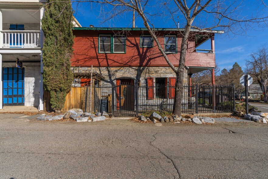 More Photos Of 21335 Consolation Rd, Volcano Storefront Retail Office For Sale